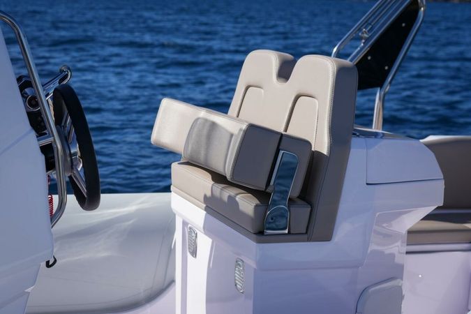 Predator 700 | 25