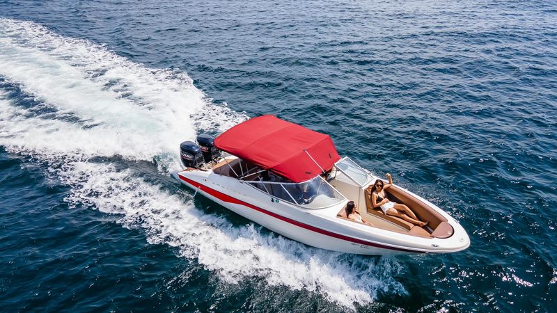 Bayliner 2350 | Red Arrow