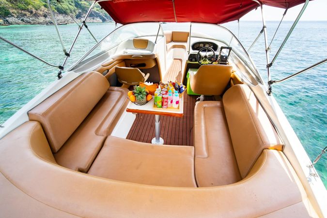 Bayliner 2350 | Red Arrow