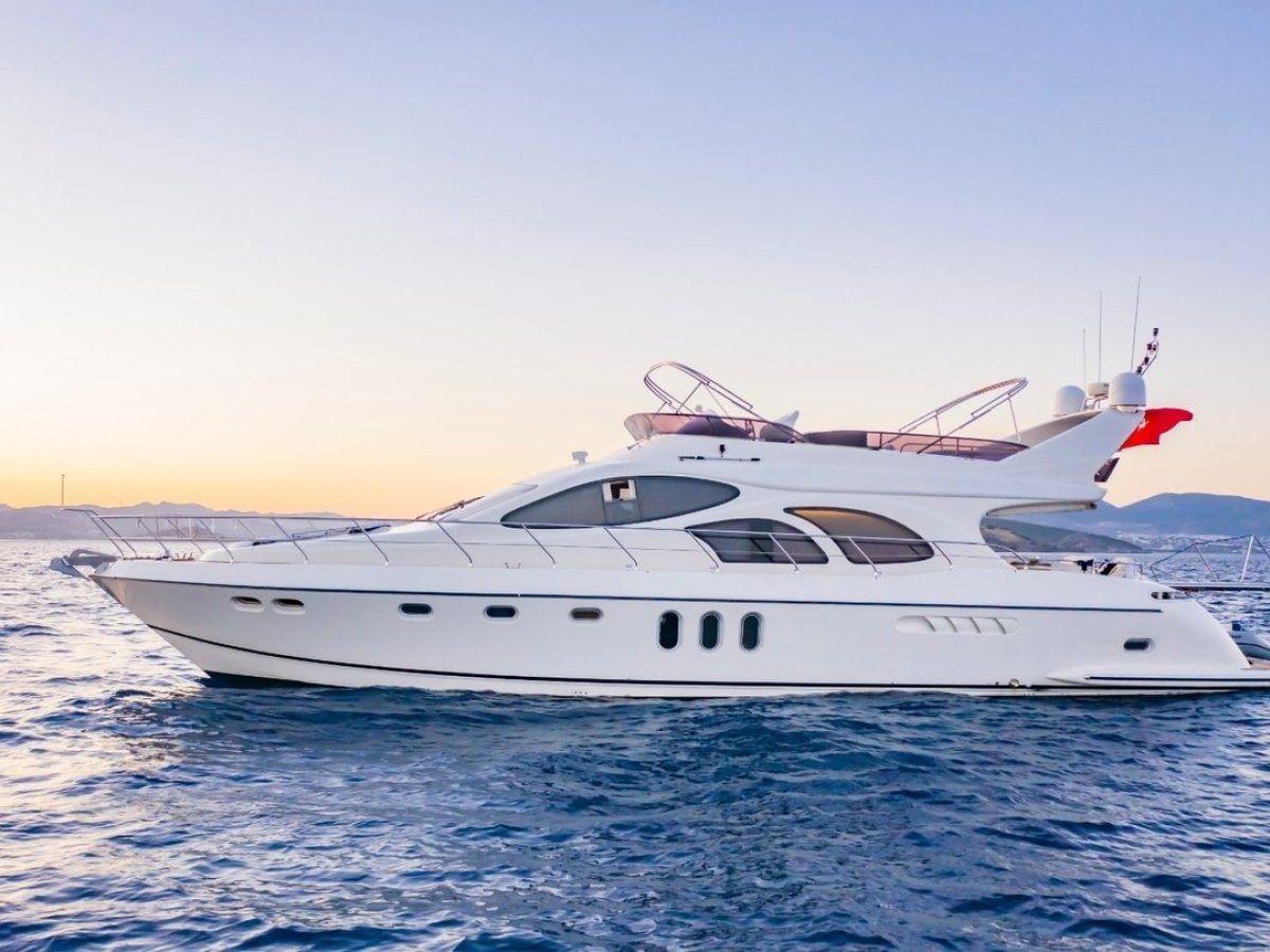 Custom Built 72 | Zeynep Lina