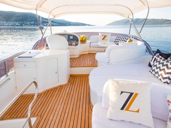 Custom Built 72 | Zeynep Lina