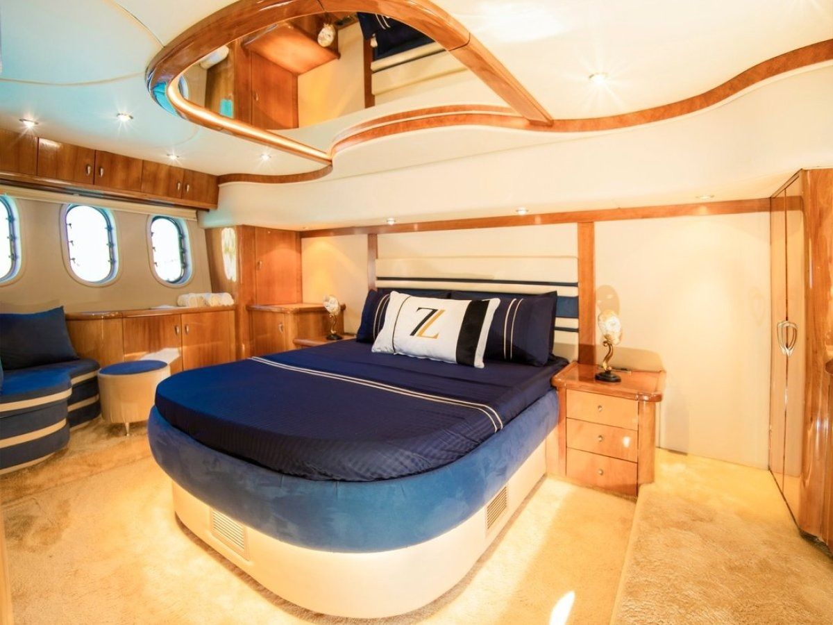 Custom Built 72 | Zeynep Lina