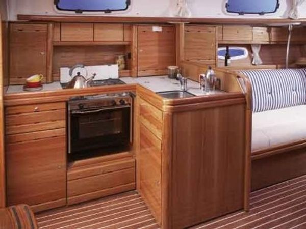 Bavaria Cruiser 37 | Be Happy