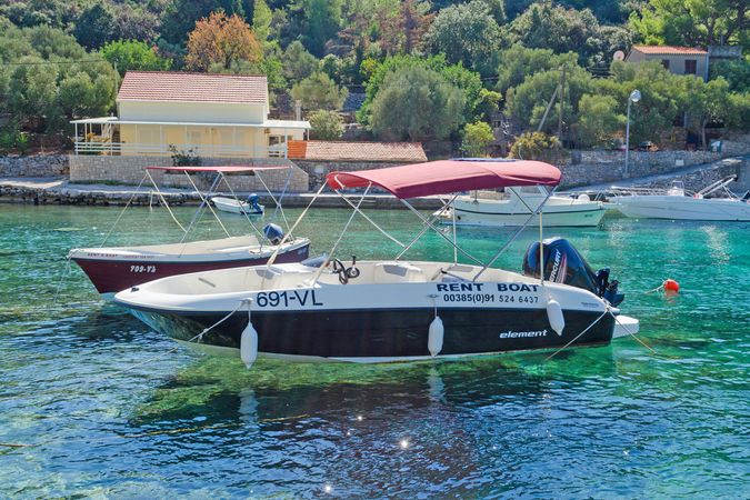 Bayliner Element | 15