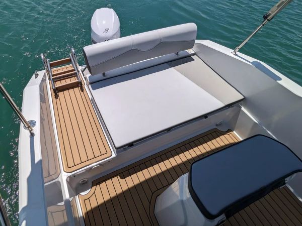 Trimarchi Nica | 24