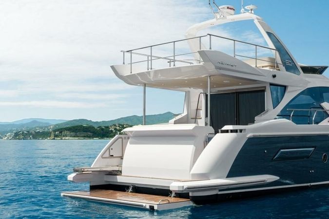 Azimut 50 Fly | Sunrise