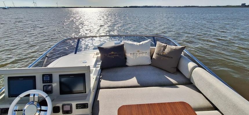 Azimut 50 Fly | Sunrise
