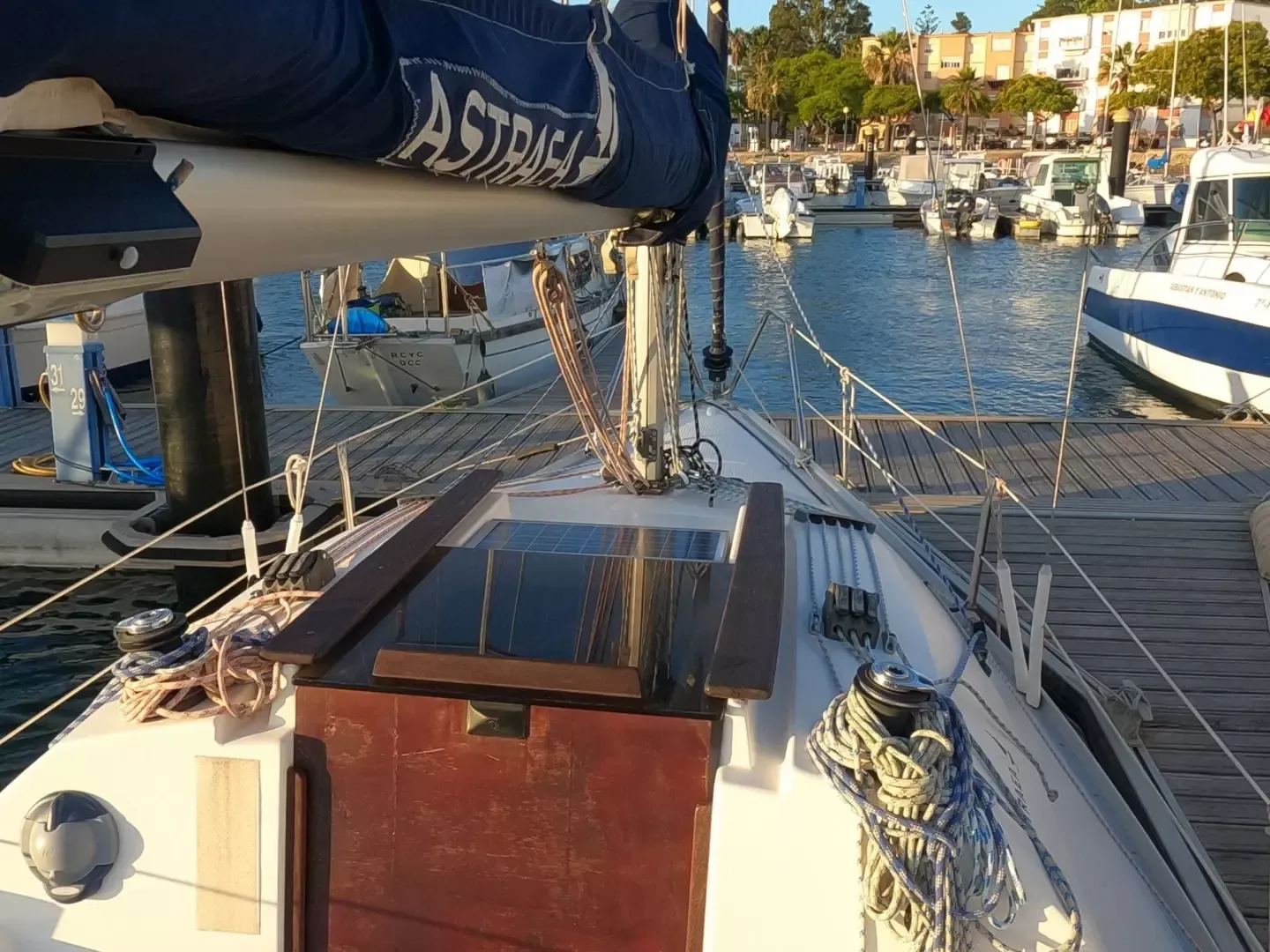 Astraea 235 Sprinter | Azimut