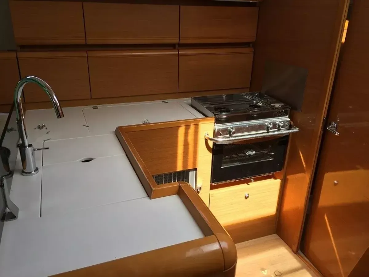 Jeanneau Sun Odyssey 439 | Lady Linda