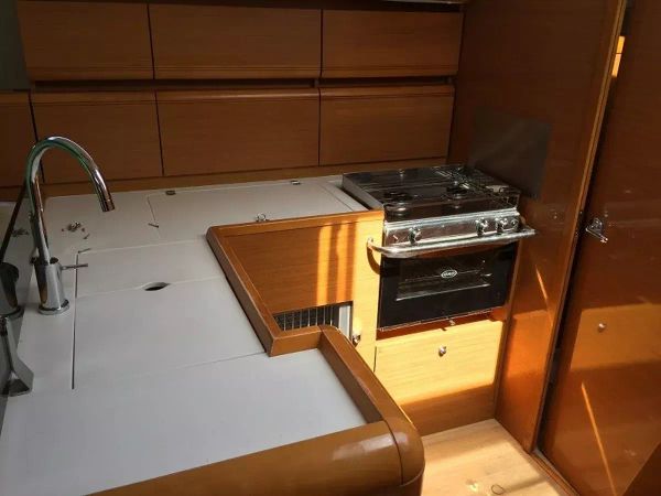 Jeanneau Sun Odyssey 439 | Lady Linda