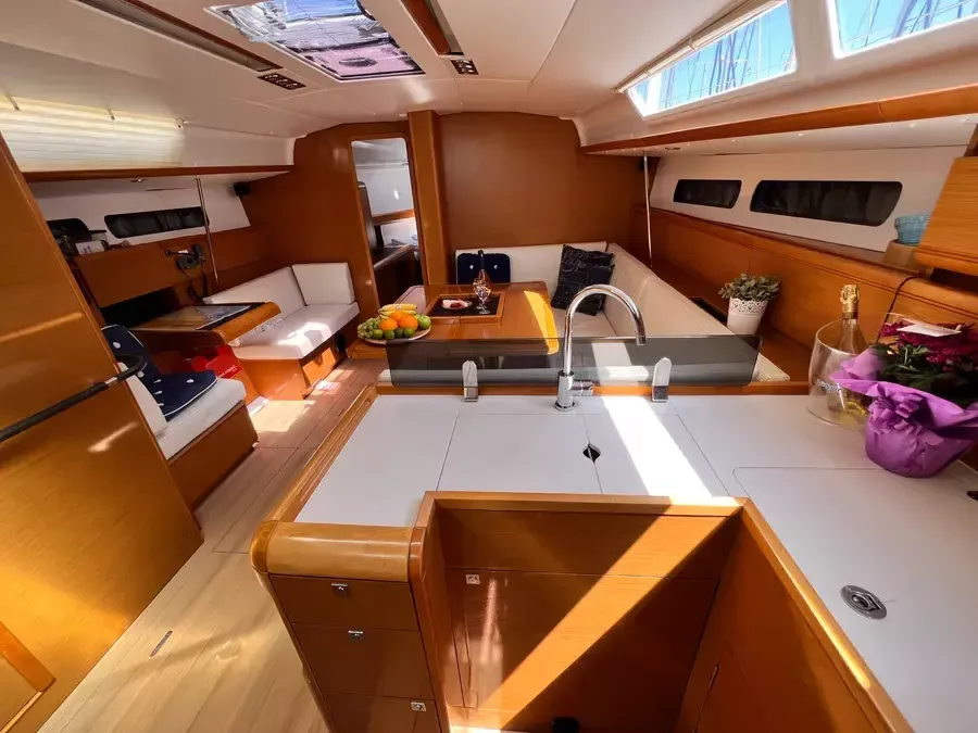 Jeanneau Sun Odyssey 439 | Lady Linda