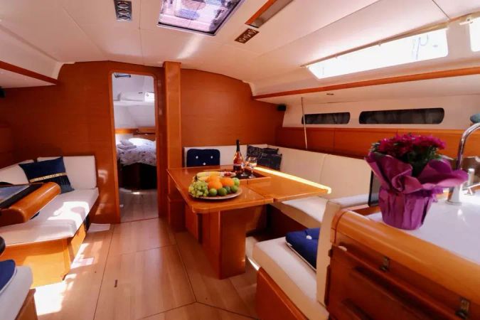 Jeanneau Sun Odyssey 439 | Lady Linda