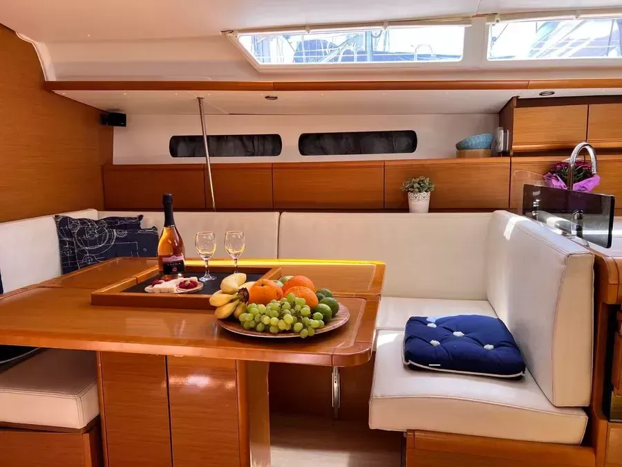 Jeanneau Sun Odyssey 439 | Lady Linda