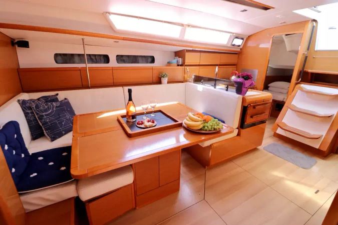 Jeanneau Sun Odyssey 439 | Lady Linda