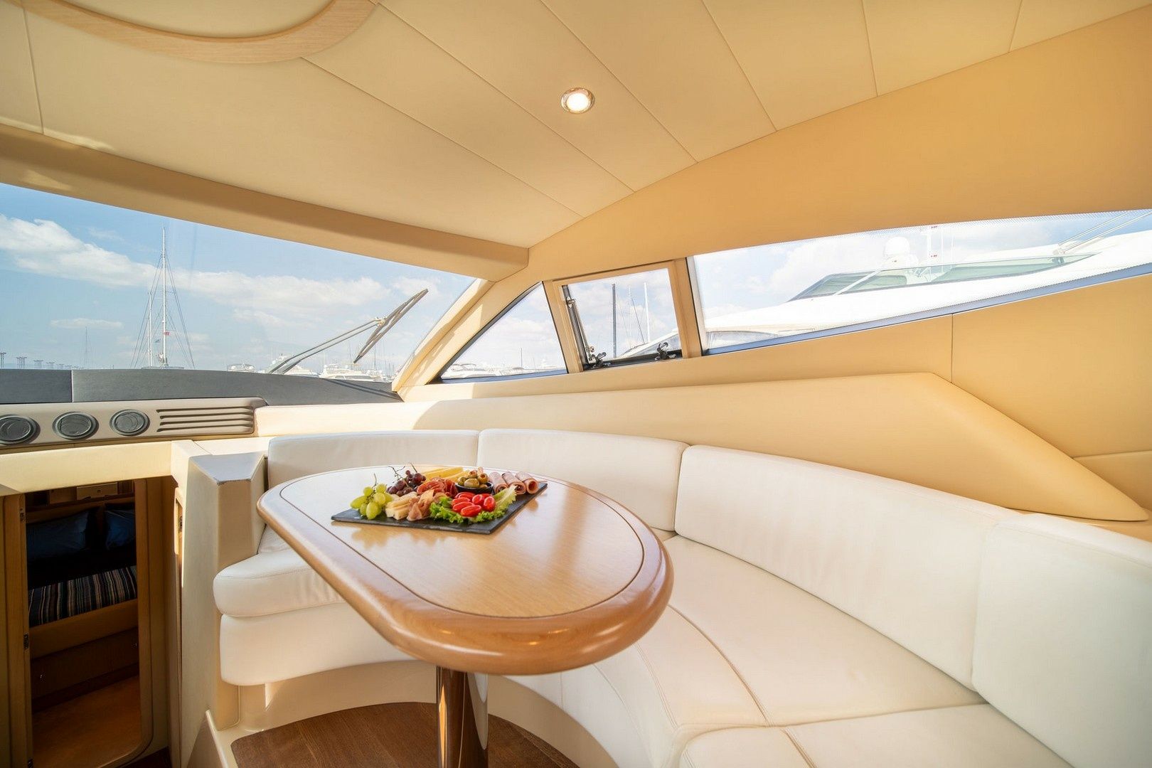 Ferretti 550 | Carte Blanche