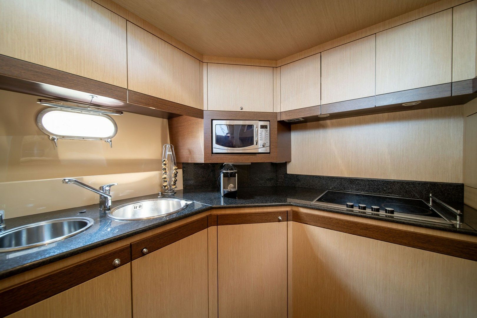 Ferretti 550 | Carte Blanche
