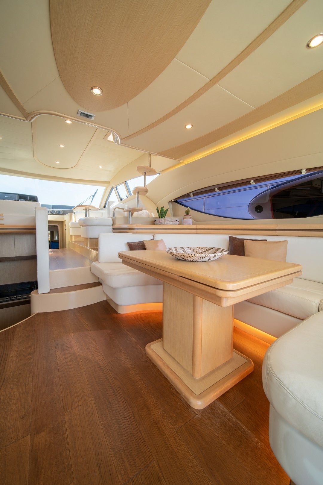 Ferretti 550 | Carte Blanche