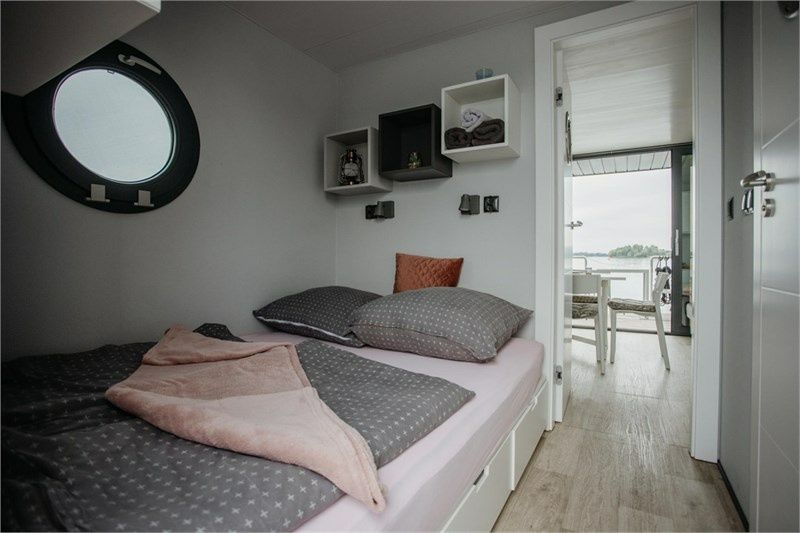 La Mare Apart M | Lu-Ann