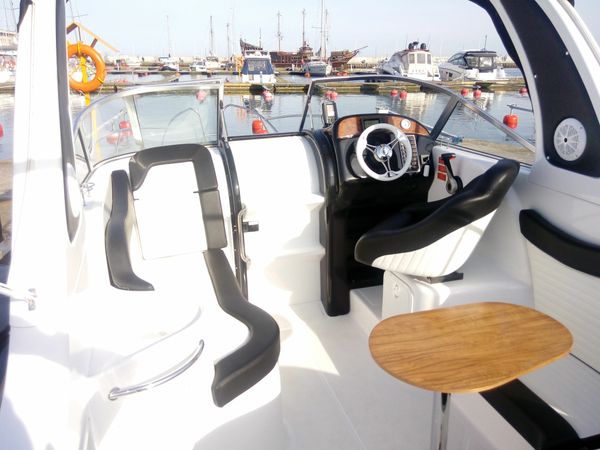 Coral 690 Sport Cruiser | Sun Sail 3