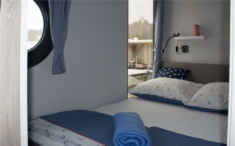 La Mare Apart LL | Lisa