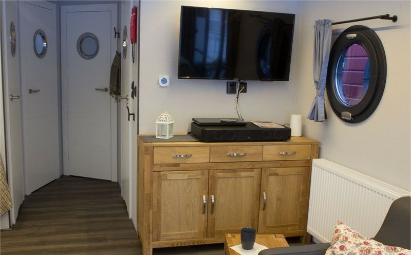 La Mare Apart LL | Lisa