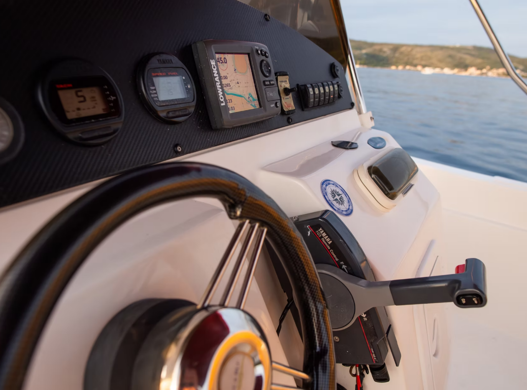 Blu and Blu 670 | 10