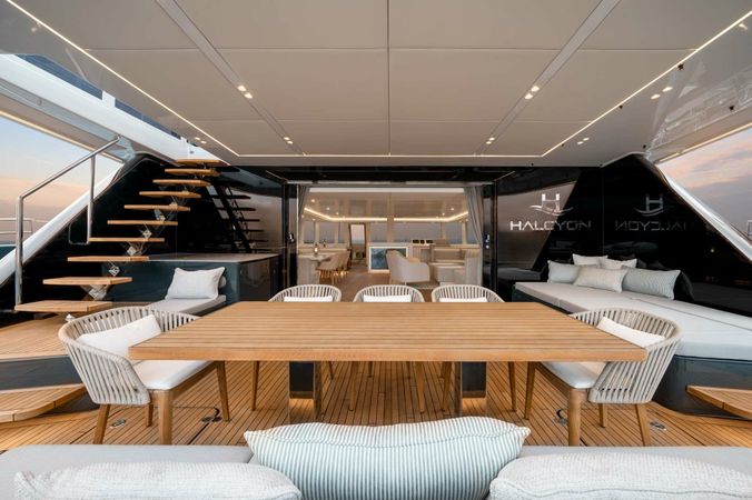 Sunreef 80 | Halcyon