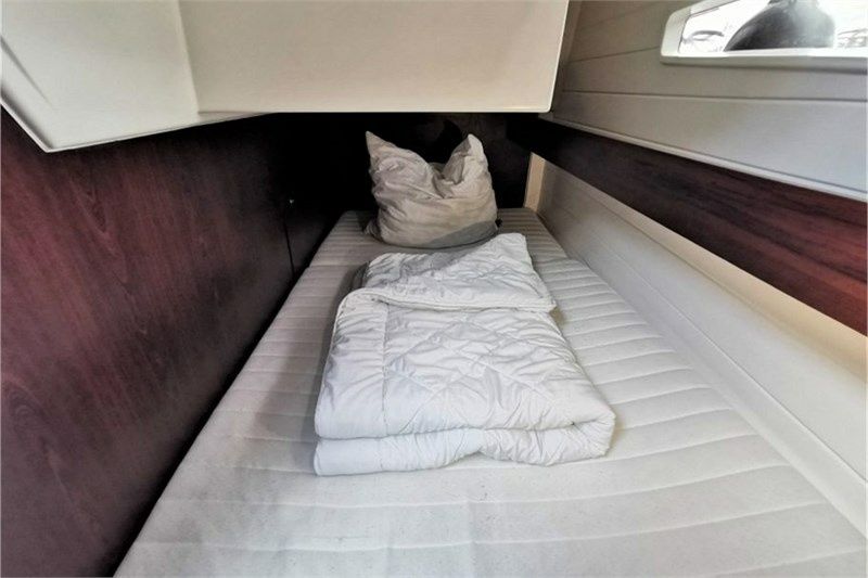 Platinum 989 Flybridge | Aurora