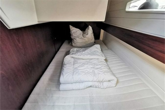 Platinum 989 Flybridge | Aurora