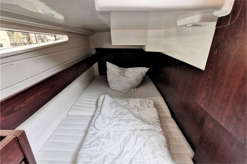 Platinum 989 Flybridge | Aurora