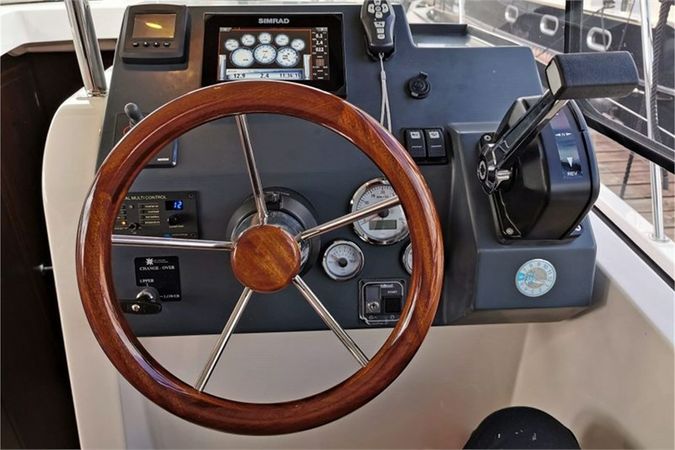 Platinum 989 Flybridge | Aurora