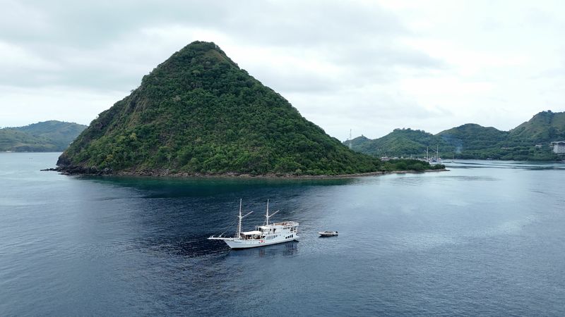 Custom Built Phinisi | Sands Bajo