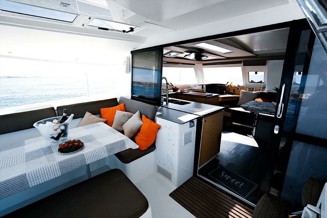 Fountaine Pajot Helia 44 | Kyra