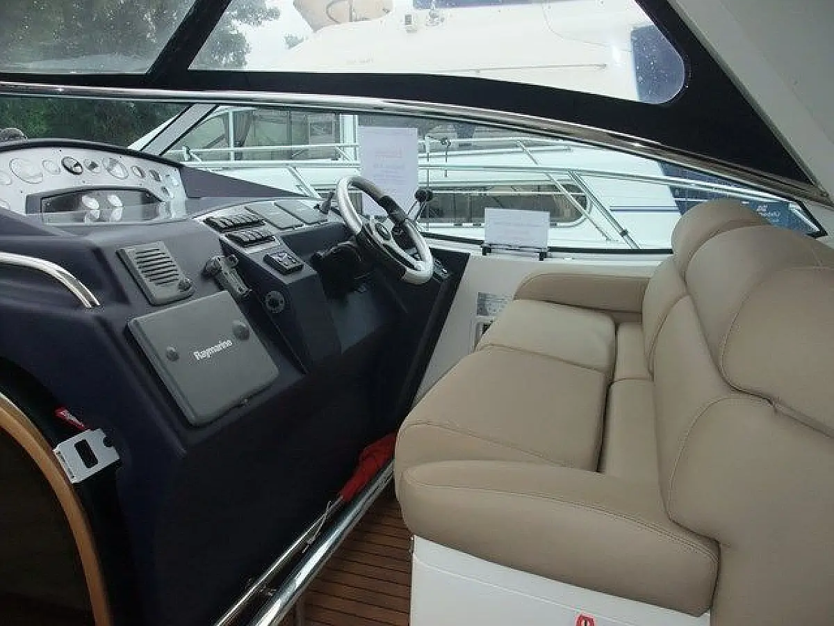 Sealine 38 | Elaine