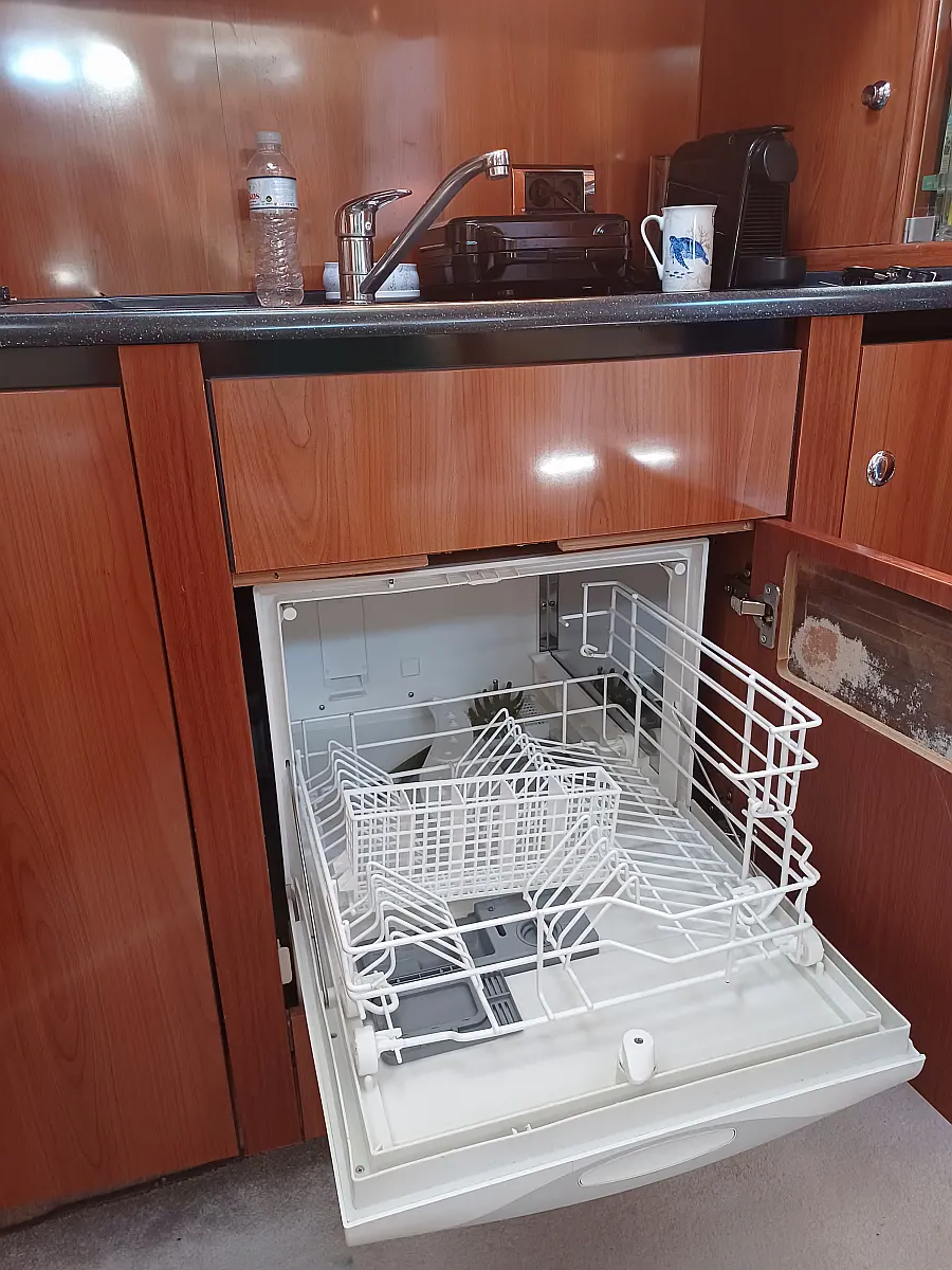 Sealine 38 | Elaine