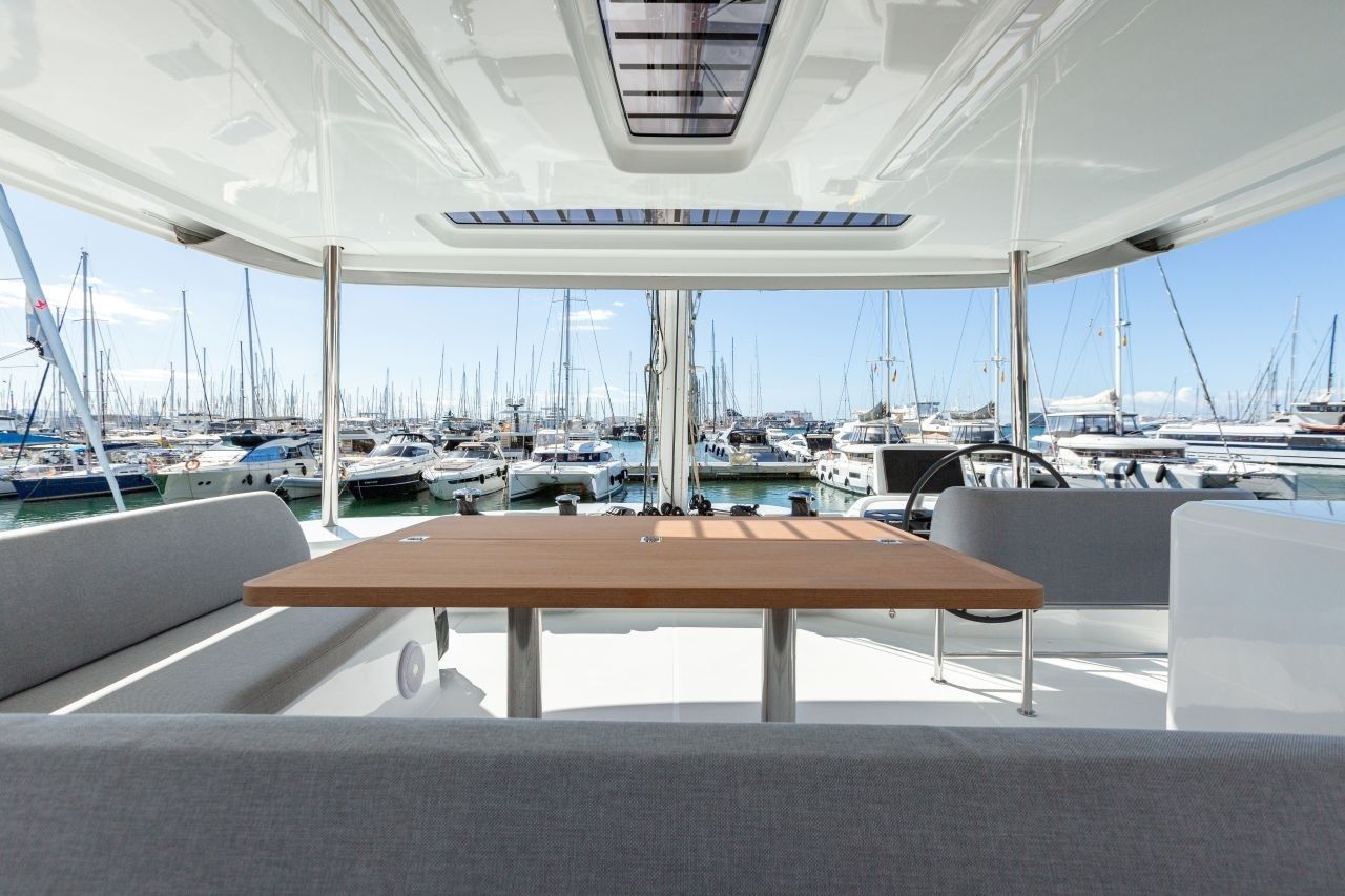 Lagoon 55 | Iris