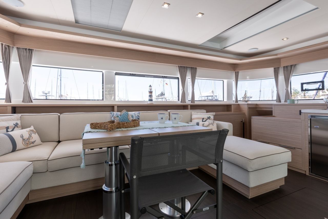 Lagoon 55 | Iris