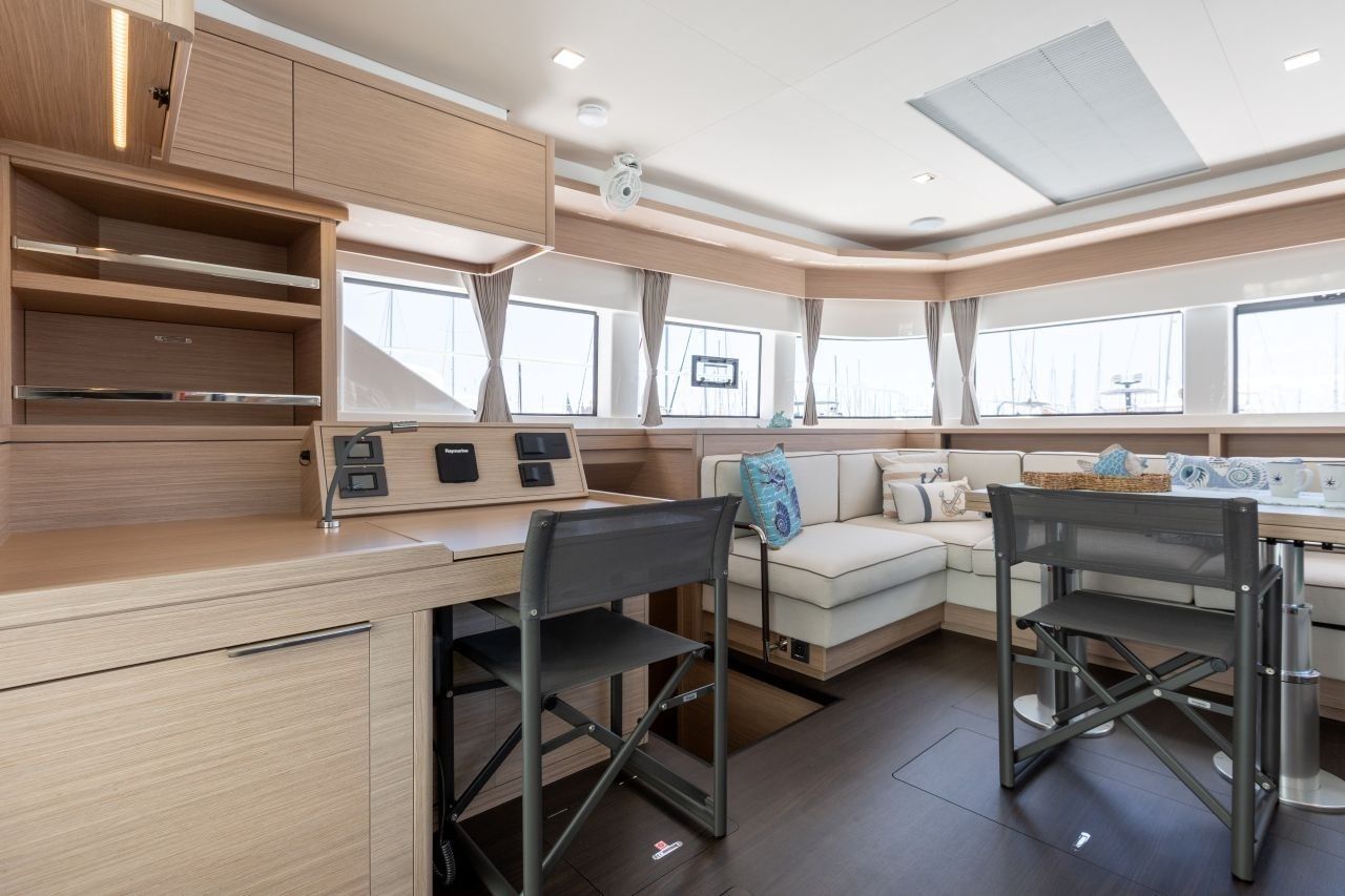 Lagoon 55 | Iris