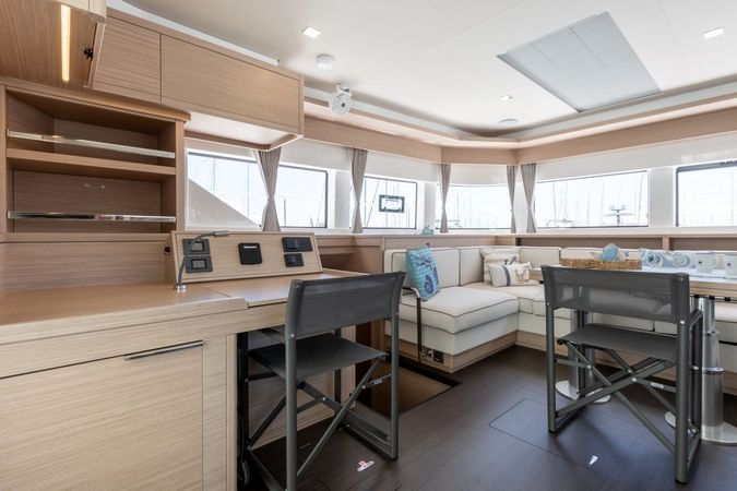 Lagoon 55 | Iris