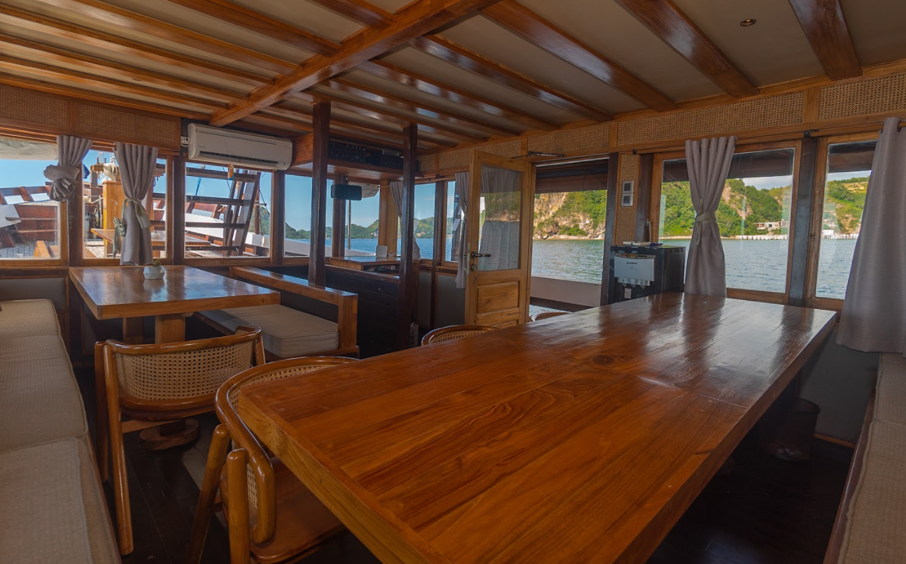 Custom Built Phinisi | Refviero