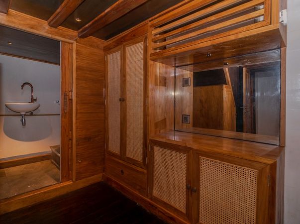 Custom Built Phinisi | Refviero