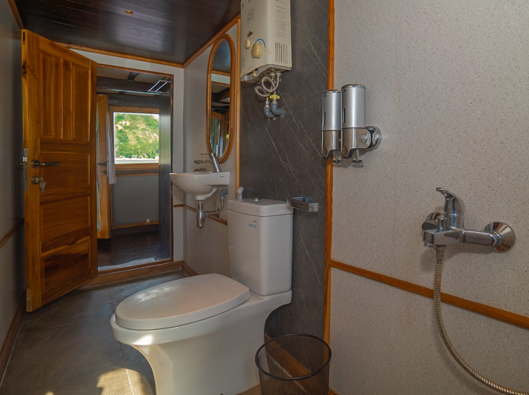 Custom Built Phinisi | Refviero