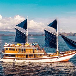 Custom Built Phinisi | Refviero