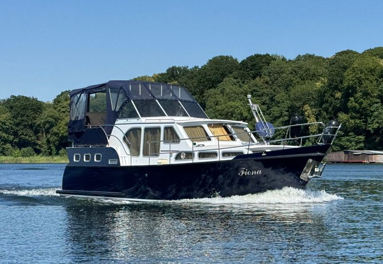 Pedro Skiron 35 | Fiona