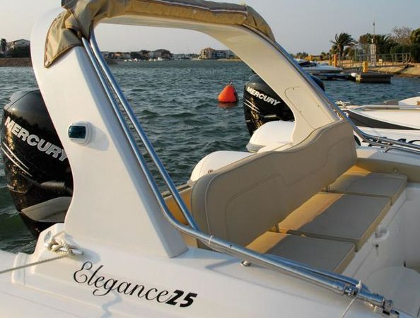 Black Fin Elegance 25 | 12