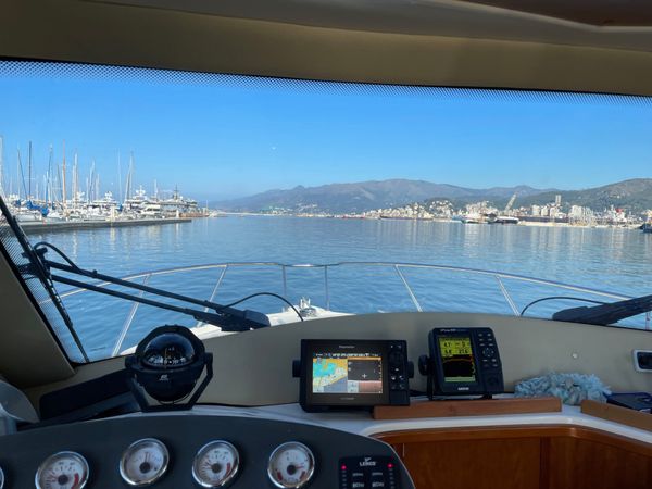 Rodman 870 | Cattleya