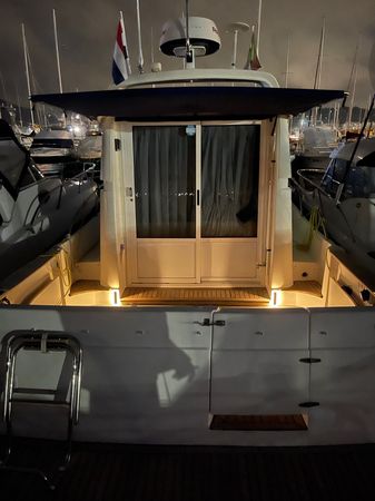 Rodman 870 | Cattleya