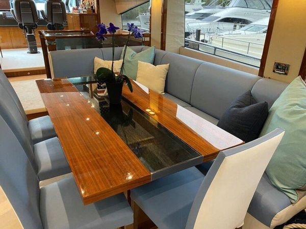 Sunseeker 105 | The Cabana