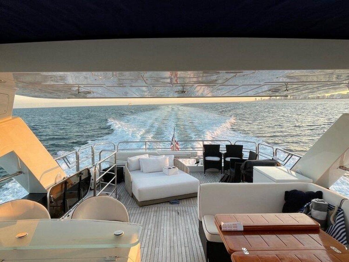 Sunseeker 105 | The Cabana