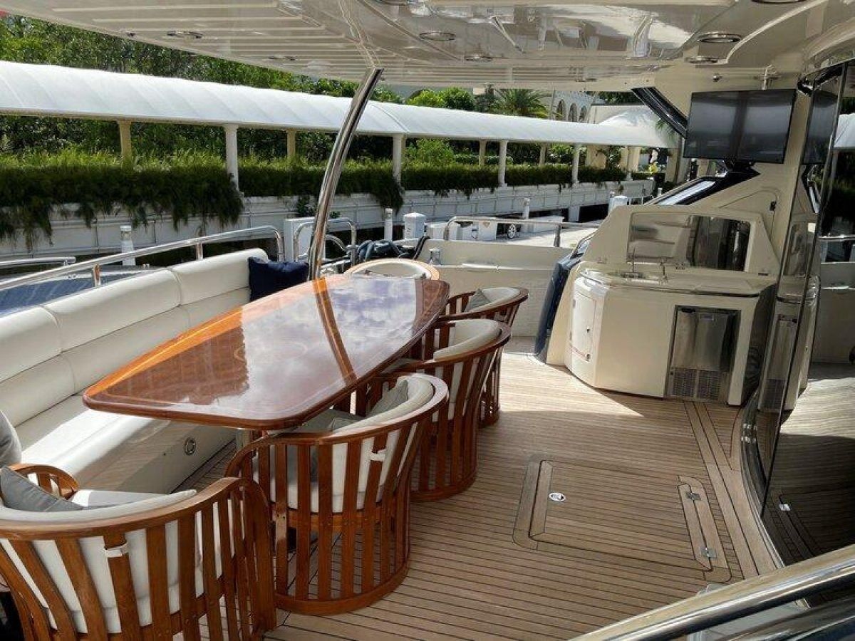 Sunseeker 105 | The Cabana